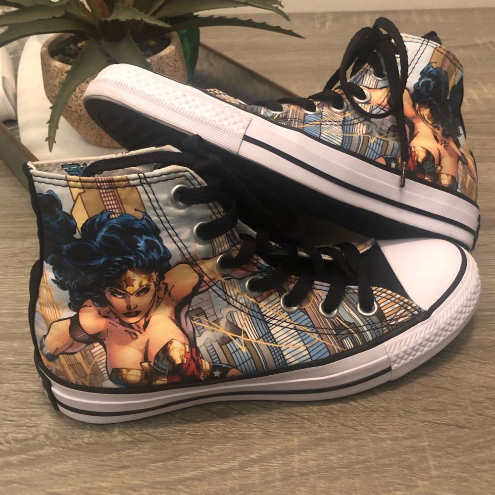 Wonder Woman high top converse